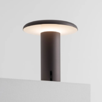 Artemide Takku Akku Tischleuchte gru eloxiert
