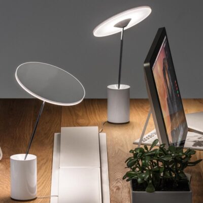 Elegante Office Beleuchtung mit Artemide Sisifo LED Tischleuchte in weiß