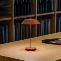 Vibia Mayfair Mini 5495 Akku Tischleuchte Terra Rot Schicke Tischbeleuchtung