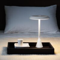 Nemo Panama Mini Akku Tischlampe im Schalfzimmer