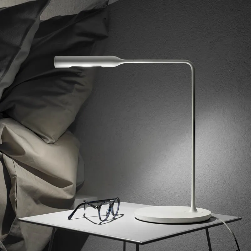 Lumina Flo Bedside LED-Tischleuchte Leseleuchte