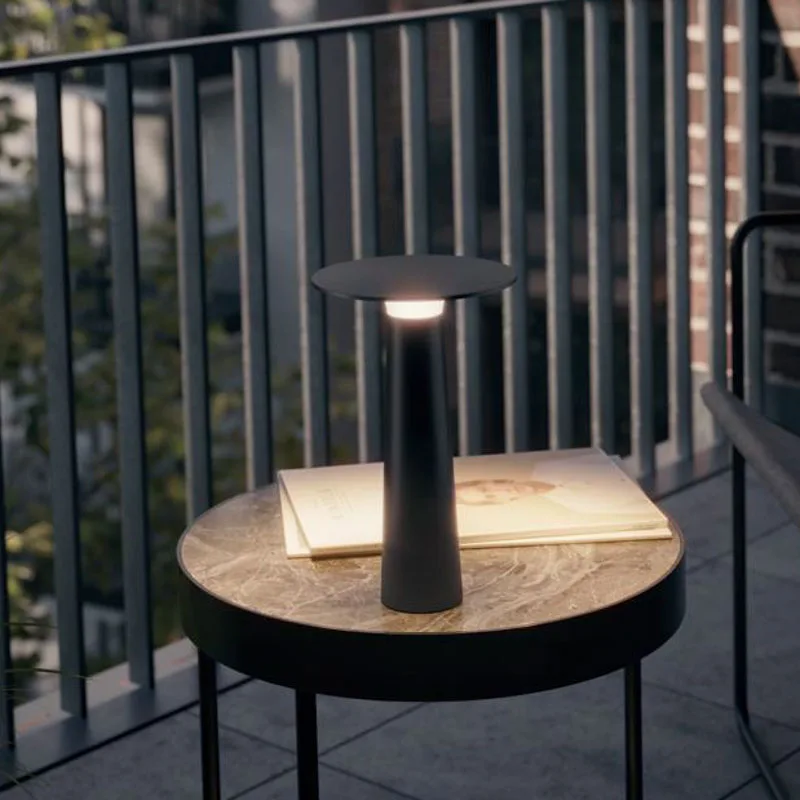 IP44.DE Lix Akku-Tischleuchte Dim to Amber 2700K-1800K – Bild 13