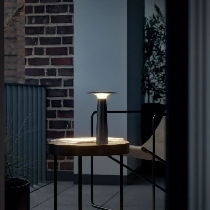 IP44.DE Lix Akku-Tischleuchte Dim to Amber 2700K-1800K – Bild 14