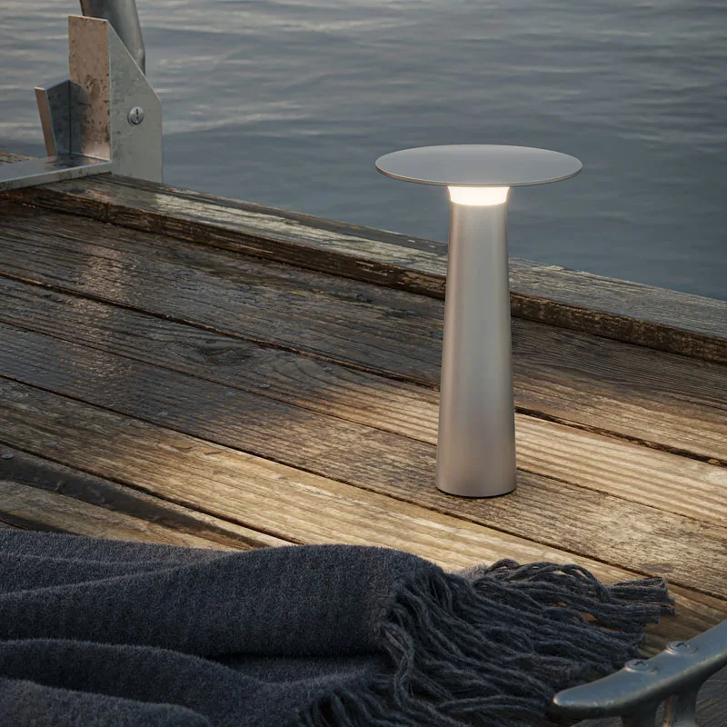 IP44.DE Lix Akku-Tischleuchte Dim to Amber 2700K-1800K – Bild 10