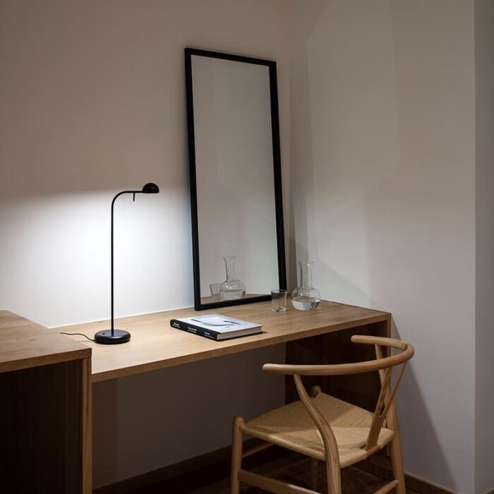 Vibia Pin 1650 LED-Tischleuchte