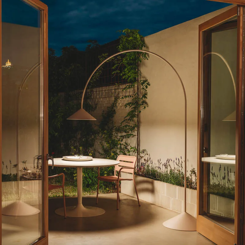 Vibia Out 4275 LED-Stehleuchte zur Festmontage – Bild 7