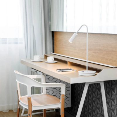 Estiluz Volta M-3537 LED-Tischleuchte Weiß