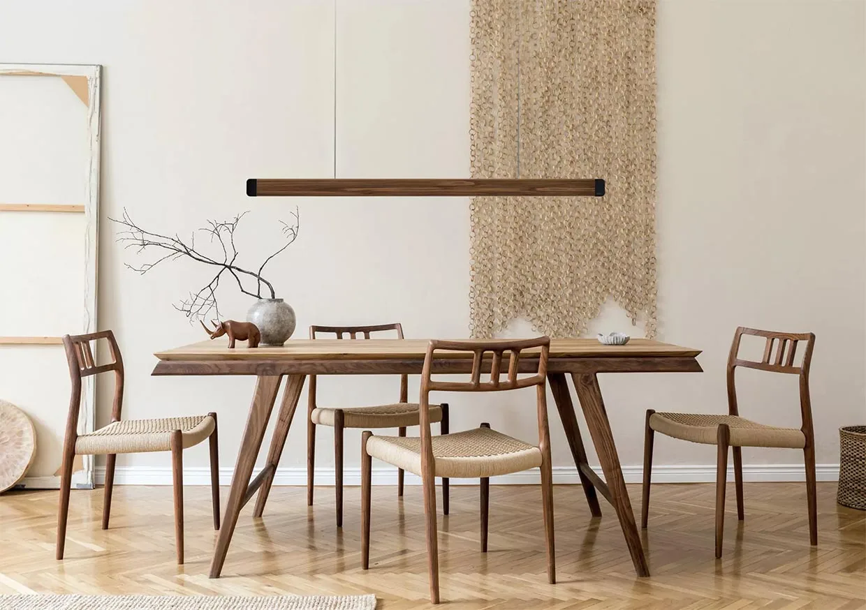 Onyxx Linea Pro Pendelleuchte von Grimmeisen Design über dem Esstisch