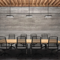 Belux koi-q LED-Pendelleuchte über Besprechungstisch