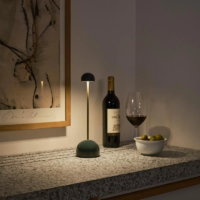 Marset Sips LED Akku-Tischleuchte in grün-gold – Bild 4