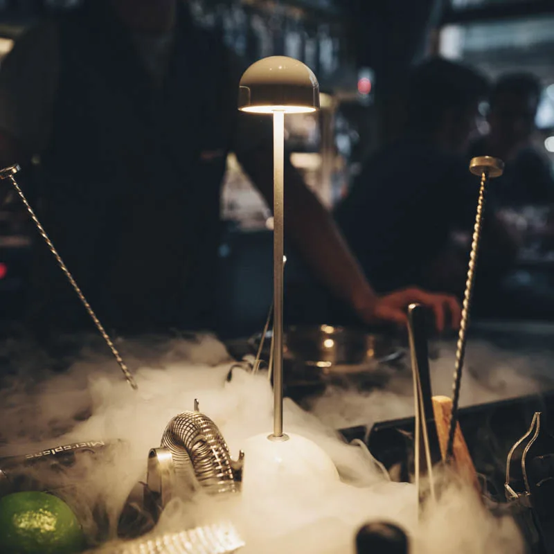 Marset Sips LED Akku-Tischleuchte in braun-gold – Bild 9