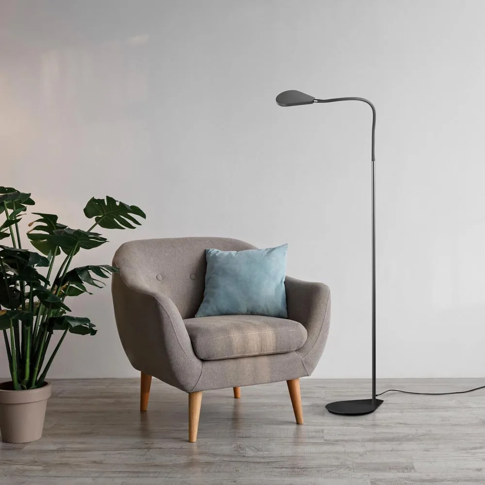 holtkoetter-type-s-led-stehleuchte-wohnraumambiente Holtkötter Type S LED-Stehleuchte im Wohnraum