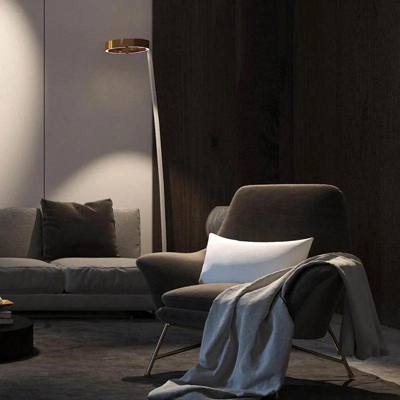 christoph-c-space-floor-stehleuchte-gold-weiss-ambiente-2