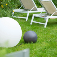 8 seasons design Shining Globe Ø 40 cm Solar Kugelleuchte – Bild 11