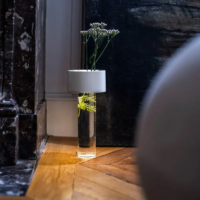 Foscarini Fleur Akku-Tischleuchte in burgundy – Bild 9