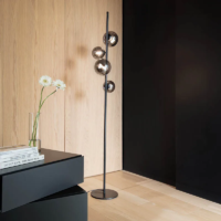 Ideal Lux Perlage PT 4 Stehleuchte Rauschglas in Wohnraumumgebung
