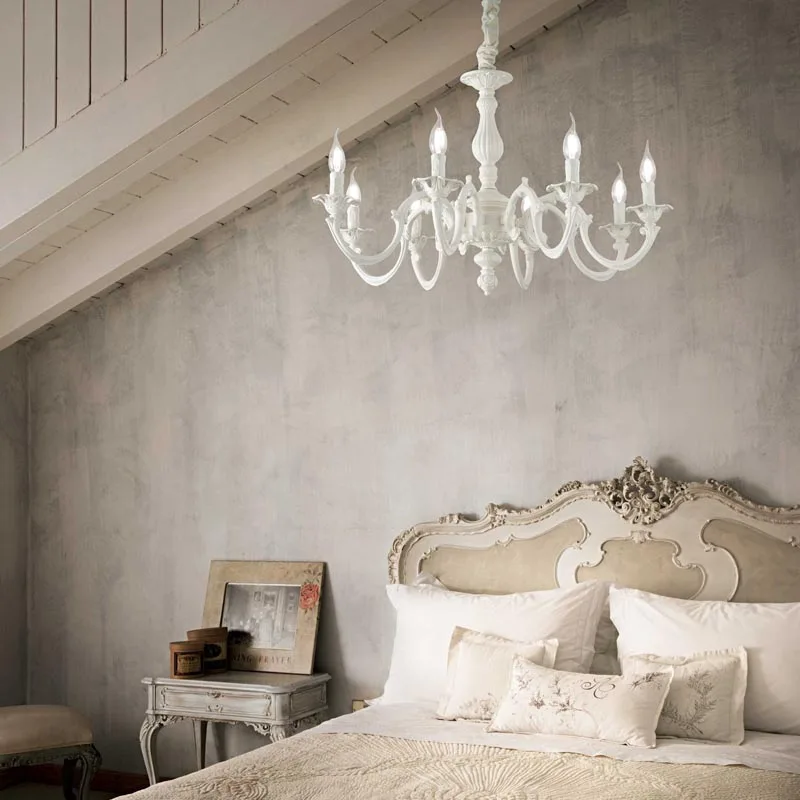 Kronleuchter im Schlafzimmer