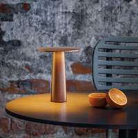 IP44.DE Lix Mini Akku-Tischleuchte in Bright Bronze