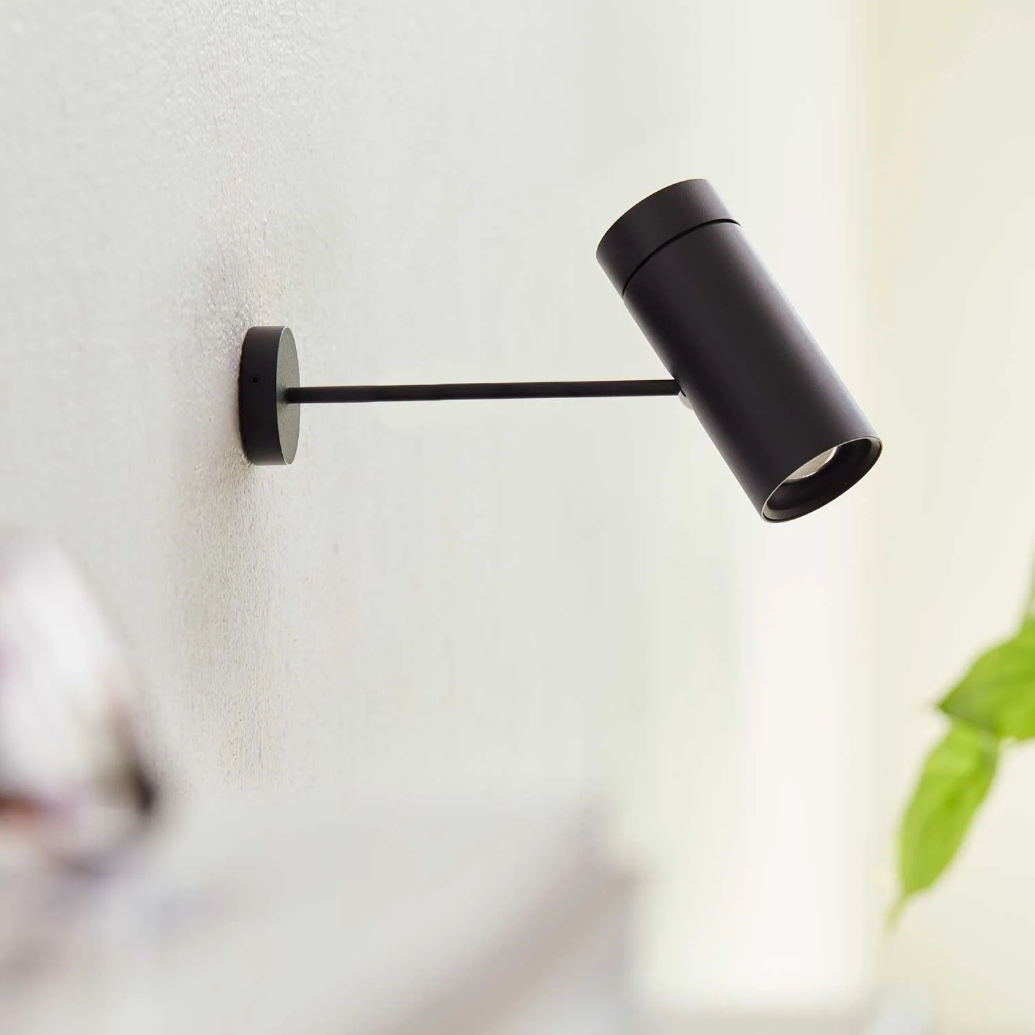 LOOM Design Sia Click Spot Akku-Wandleuchte schwarz