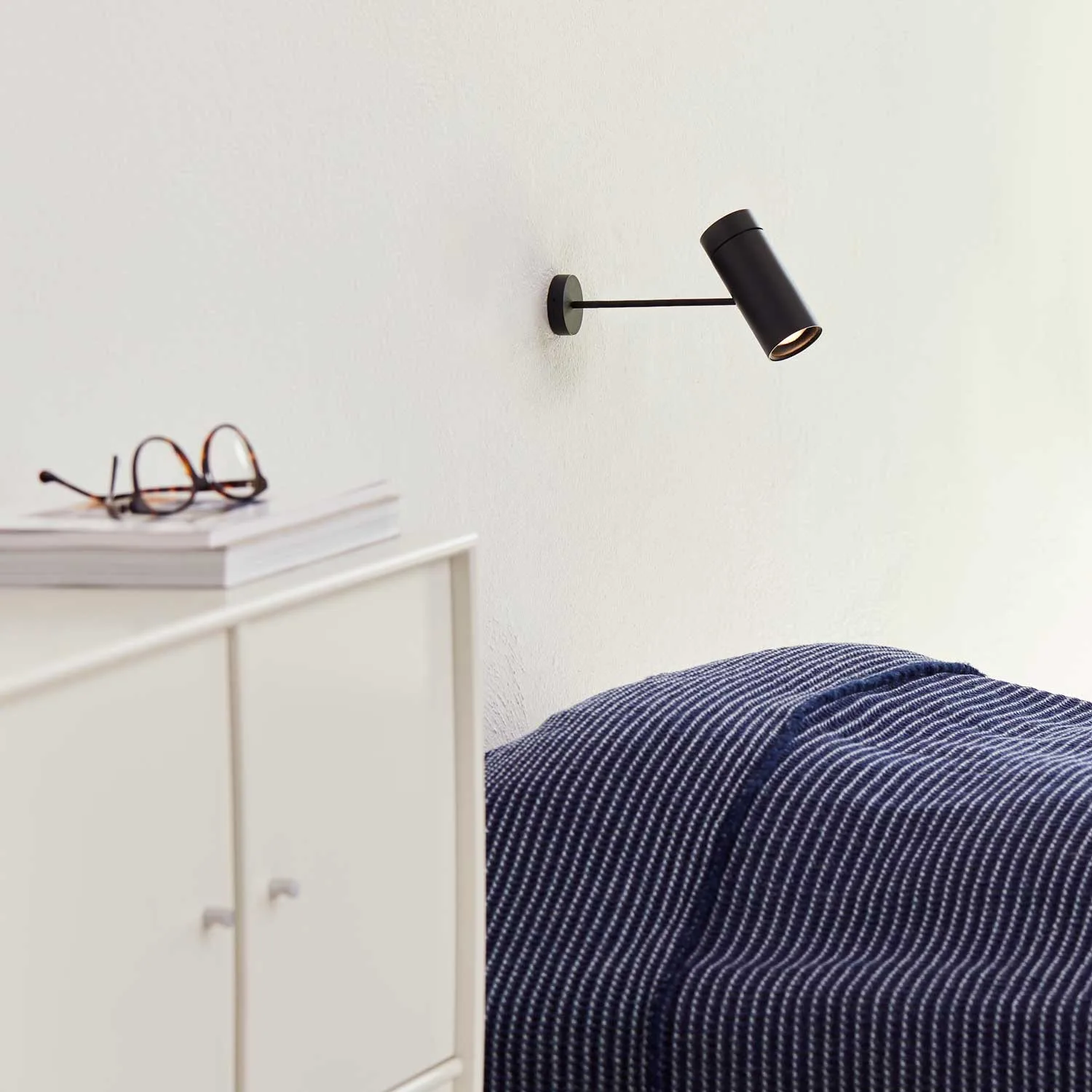 LOOM Design Sia Click Spot Akku-Wandleuchte schwarz – Bild 3