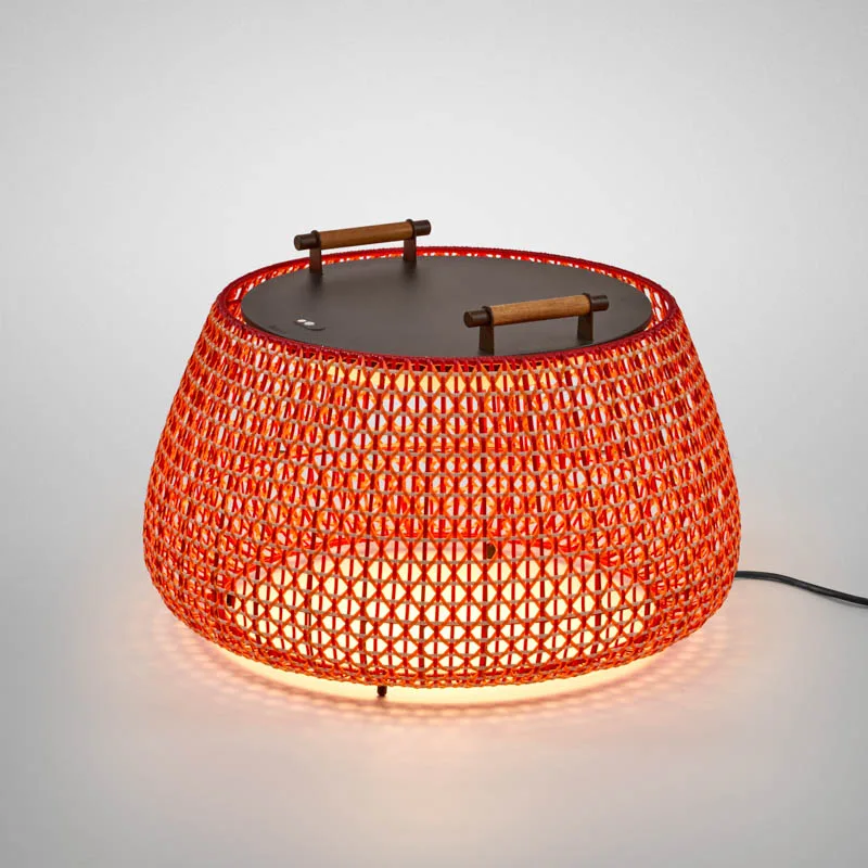 Bover Nans Bag/38 Outdoor Bodenleuchte rot an