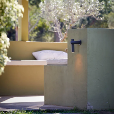 Estiluz Tik A-4090X Außenwandleuchte im Outdoor Bereich