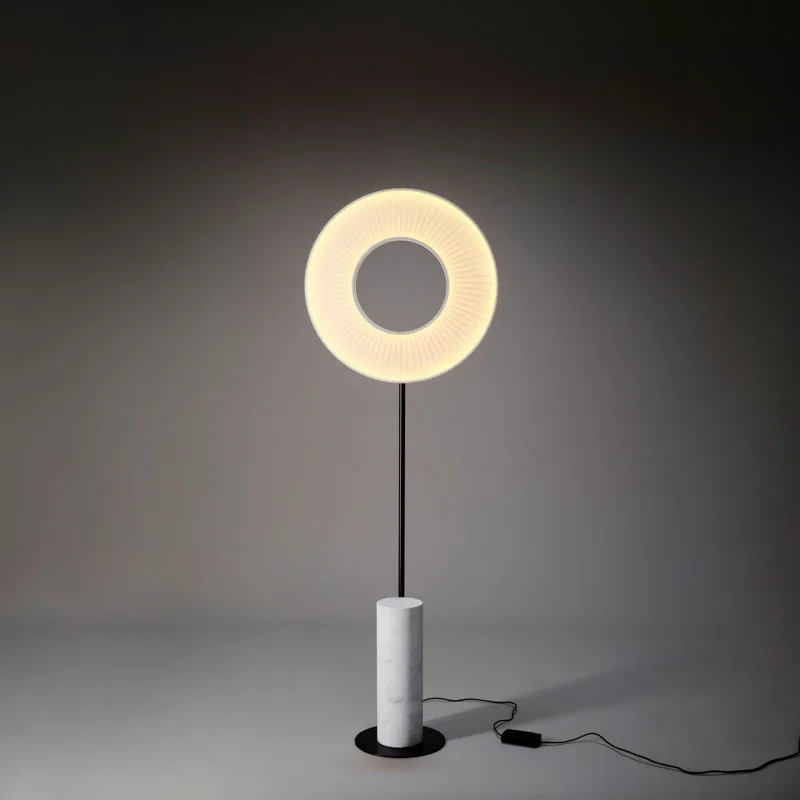 10 HEURES 10 Iris Floor Totem 50 Stehleuchte weiss