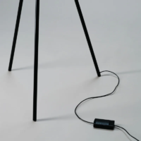10 HEURES 10 Iris Floor Tripod 60 Stehleuchte – Bild 5