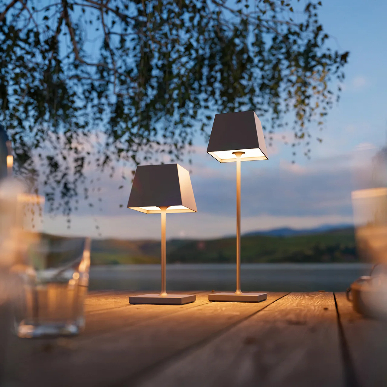 Sigor Nuindie Akku Tischleuchte eckig graphitgrau – Bild 3