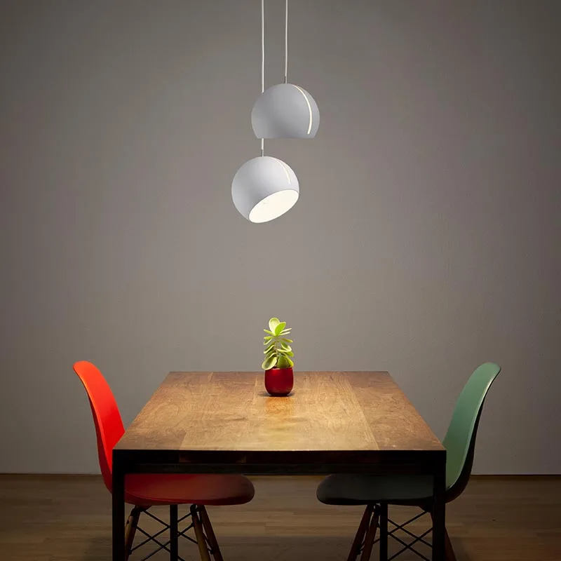 NYTA Pendelleuchte Tilt Globe weiss matt Rückläufer – Bild 4