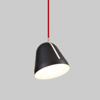 NYTA Pendelleuchte Tilt S schwarz matt rot