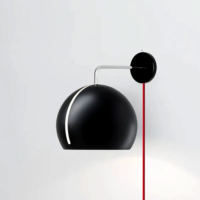 NYTA Wandleuchte Tilt Globe Wall schwarz matt rot