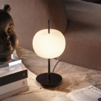 KDLN KUNDALINI Kushi 10th Tischleuchte Schwarz Ambiente