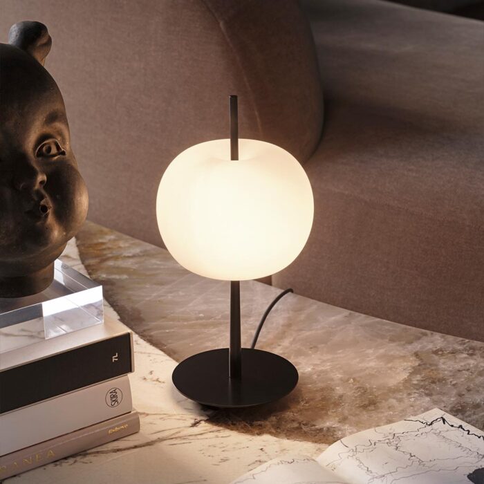 KDLN KUNDALINI Kushi 10th Tischleuchte Schwarz Ambiente