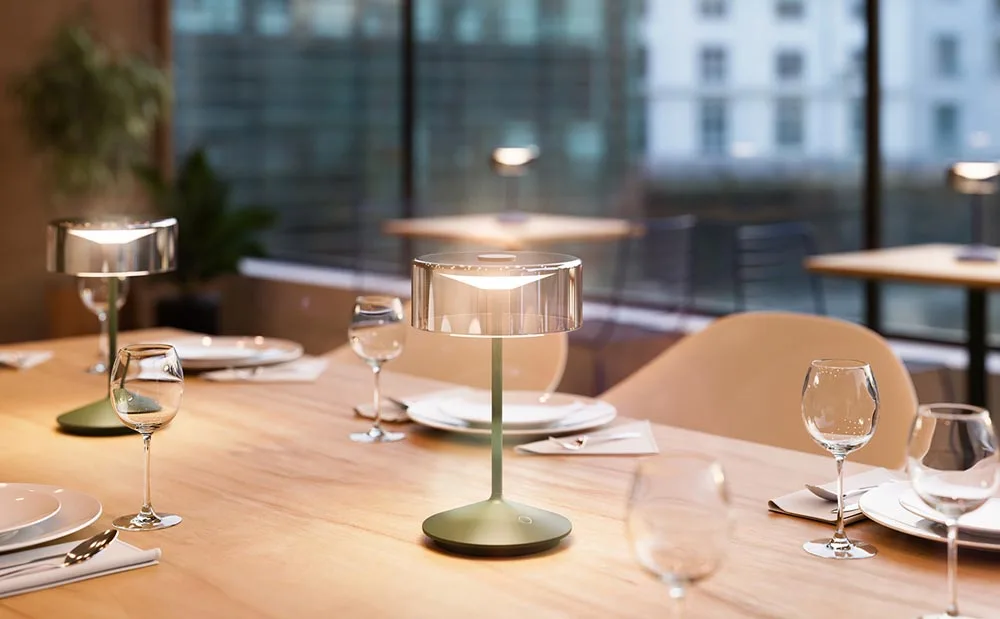 Tischbeleuchtung im Restaurant mit Akku Leuchten