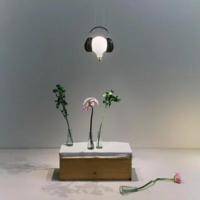 Ingo Maurer Shhh! Pendelleuchte Schwarz Ambiente