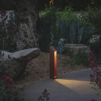 Marset Domus B55 Pollerleuchte Rostbraun Ambiente