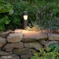 BEGA Garten- und Wegeleuchte mit Lichtdurchbruch – BEGA UniLink® Play