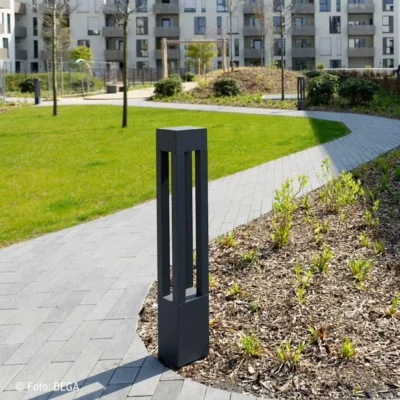 BEGA Pollerleuchte eckig mit abgeblendeter Lichtverteilung Grafit Ambiente