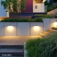 BEGA Wandleuchte mit einseitigem Lichtaustritt – gerichtetes Downlight – Bild 2