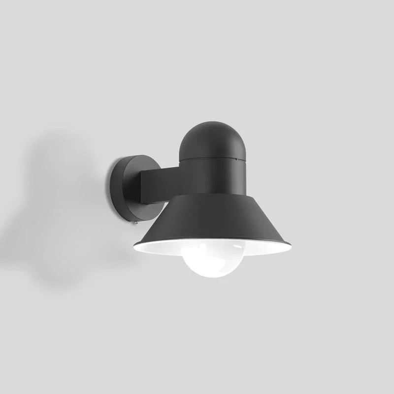 BEGA Wandleuchte mit abgeschirmtem Licht