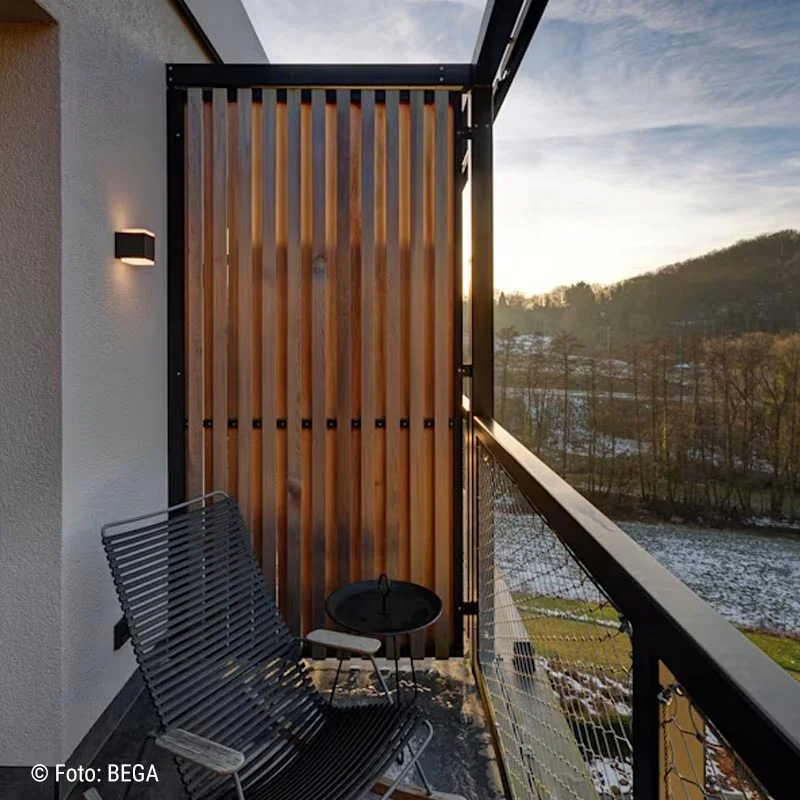 BEGA Wandleuchte mit abgeblendetem Licht - Up & Downlight – Bild 5