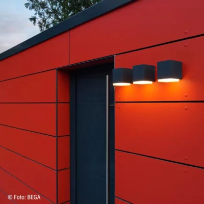 BEGA Wandleuchte mit abgeblendetem Licht - Downlight