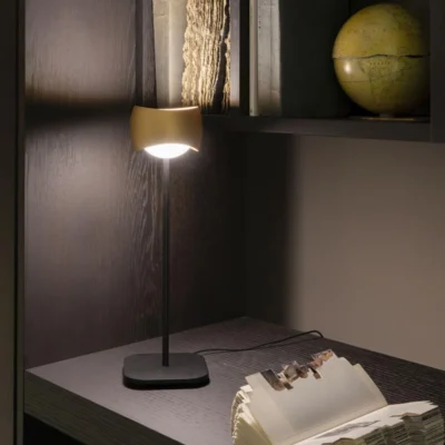 OLIGO Curved LED-Tischleuchte Tunable White