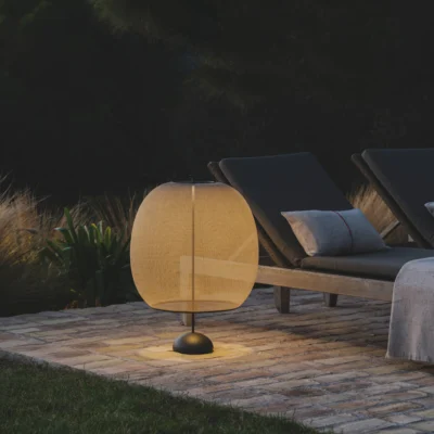 VIBIA Closer 1712 Akku Stehleuchte Outdoor Ambiente