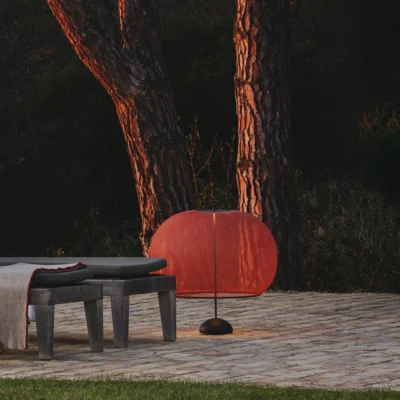 VIBIA Closer 1710 Akku Stehleuchte Terra Red Outdoor Ambiente